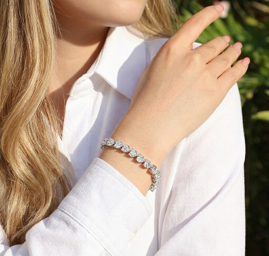 The Amour 23ct Heart-Cut Moissanite Tennis Bracelet