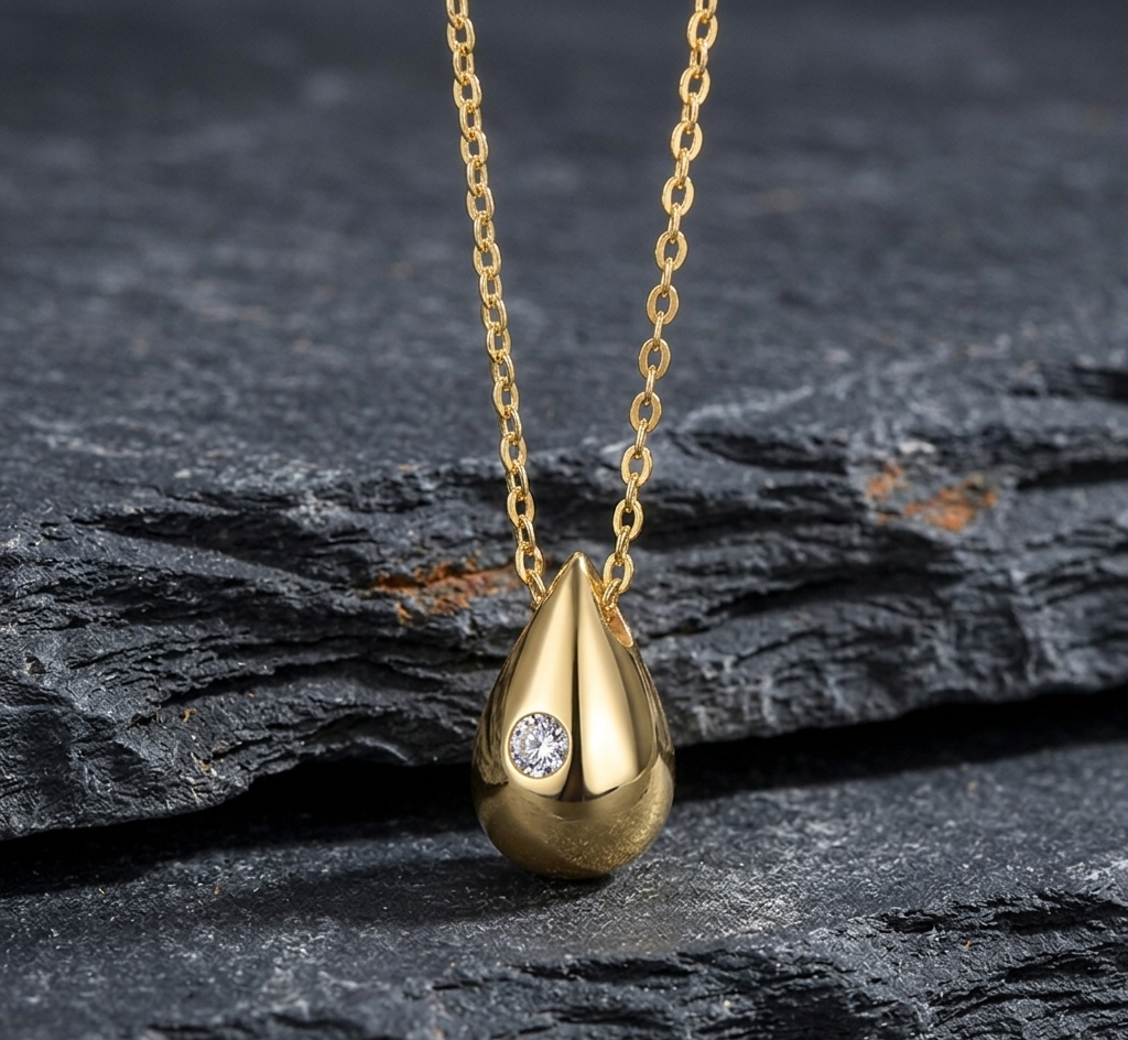 The Aura Teardrop Pendant in 18ct Gold Vermeil