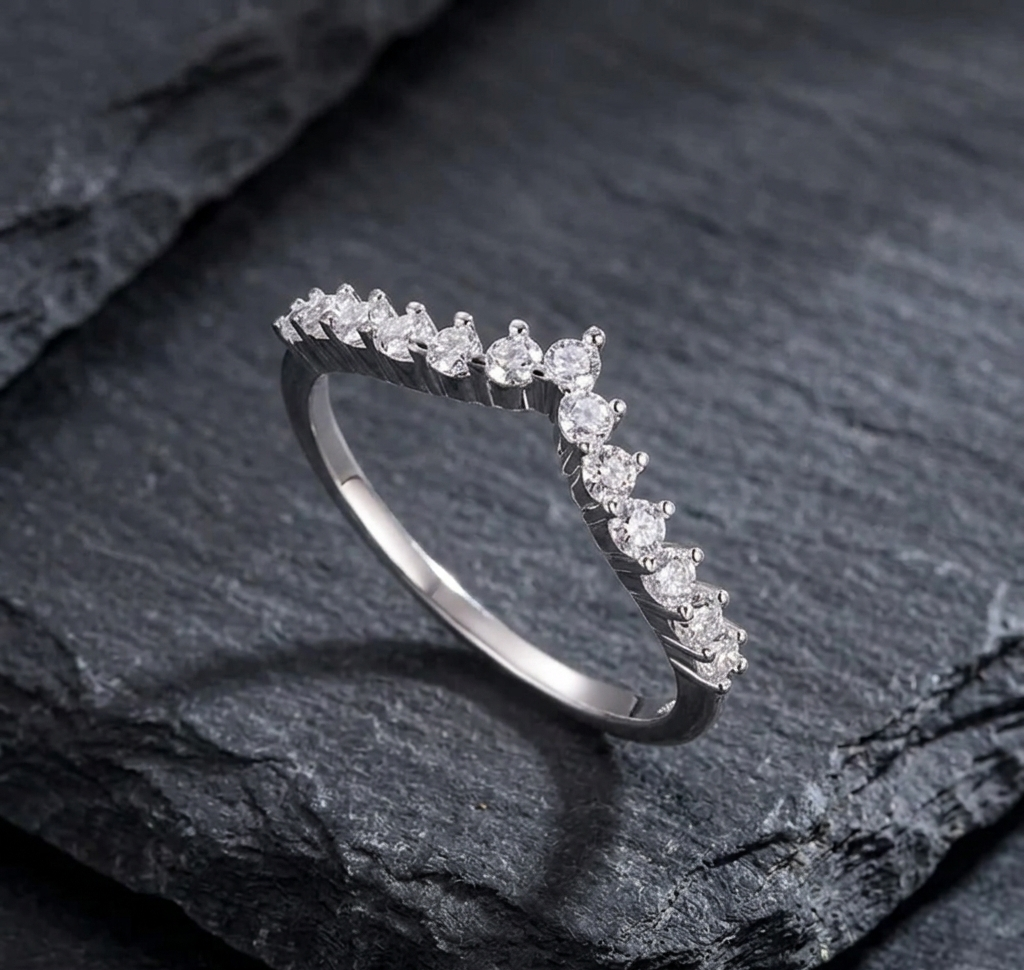 The Celeste Moissanite V-Band