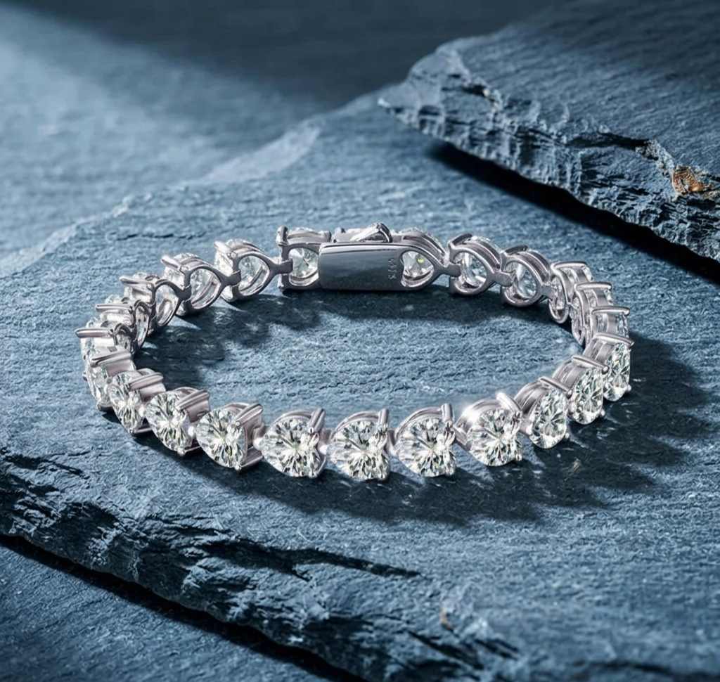 The Amour 23ct Heart-Cut Moissanite Tennis Bracelet
